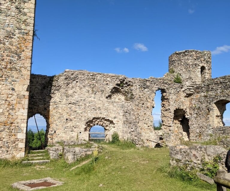 chateau R